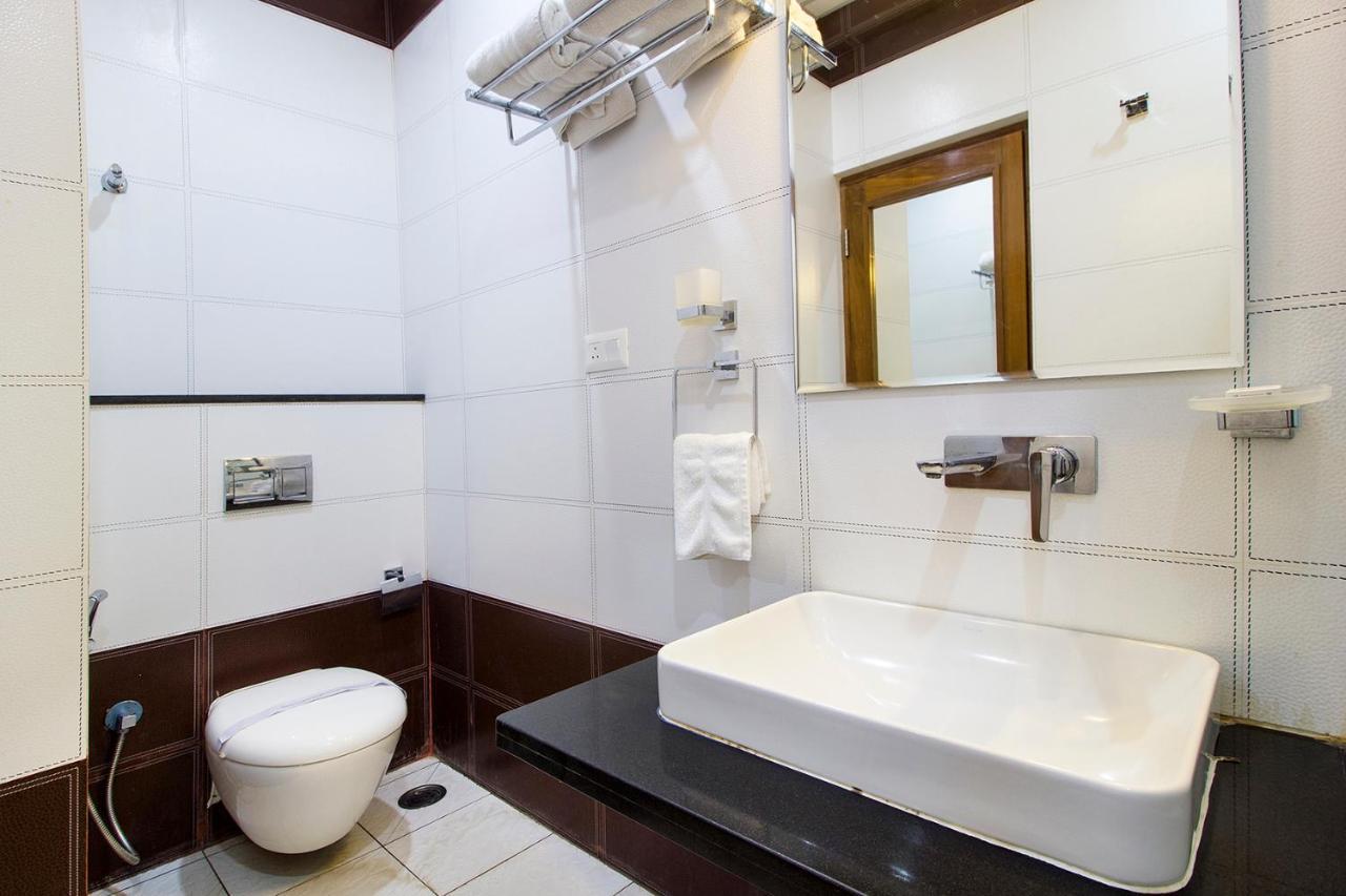 โลก สาคร Hotel ไมซอร์ ภายนอก รูปภาพ