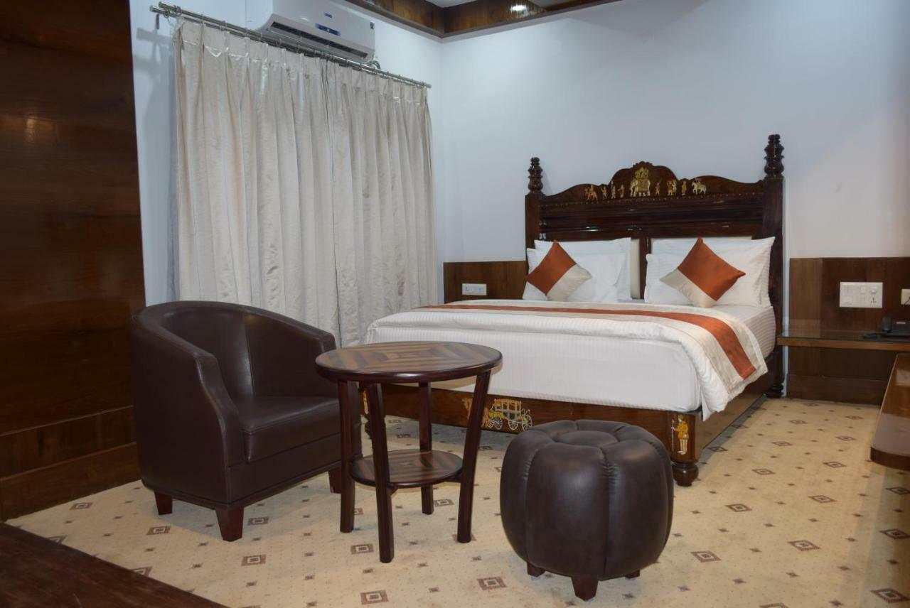โลก สาคร Hotel ไมซอร์ ภายนอก รูปภาพ