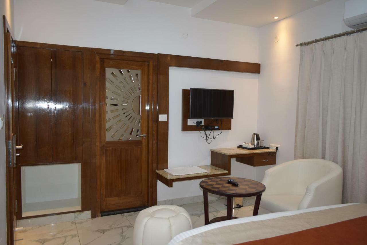 โลก สาคร Hotel ไมซอร์ ภายนอก รูปภาพ